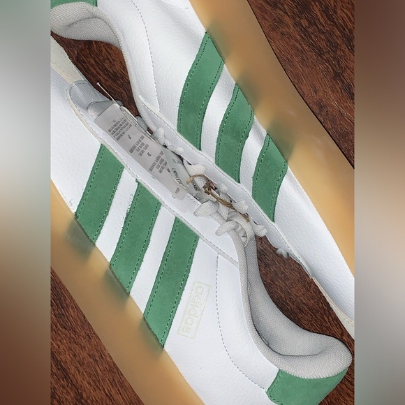 Adidas - Picture 2 of 13